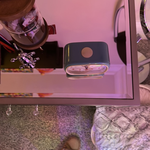 Small alarm clock - Picture 2 of 4